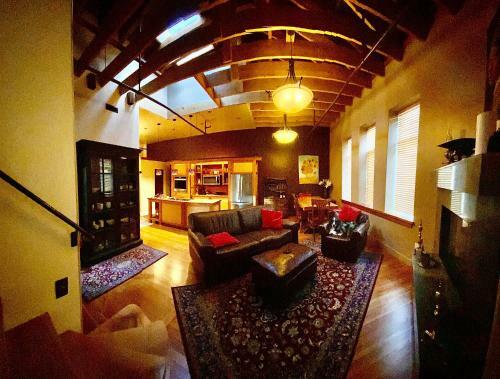 Apartamento Luxury Old Firehall Suites Rossland Bc
