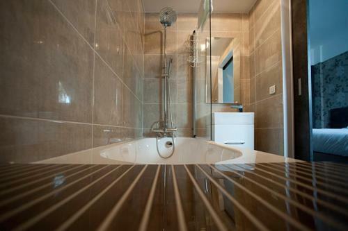 Hotel Logis Le Ch�ne Dor�