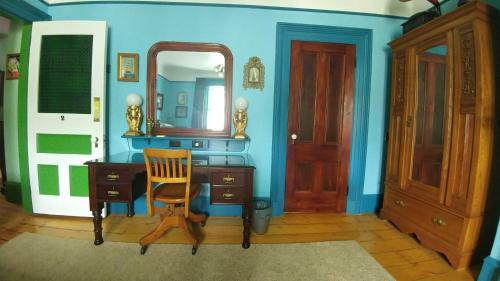 Gower Manor Historic Bed & Breakfast