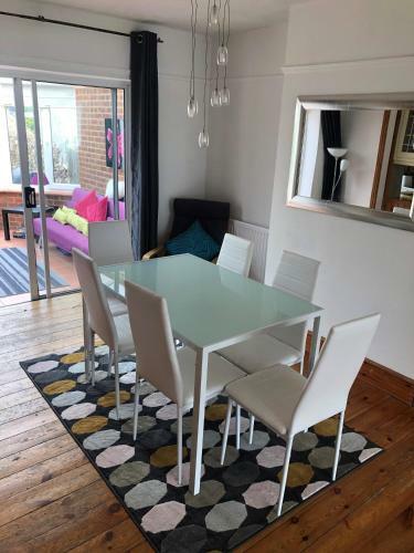 Apartamento Windsor - Classic 3 Bedroom Windsor Townhouse