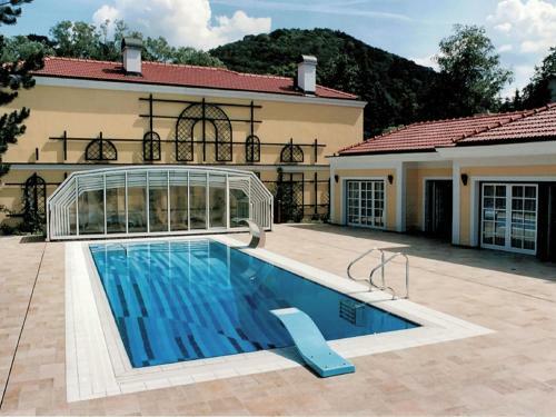 Tasteful Villa In Hinterbr�hl With Private Pool