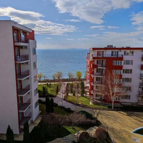Apartament With See View