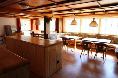 Hostal Gasthof Hirsch