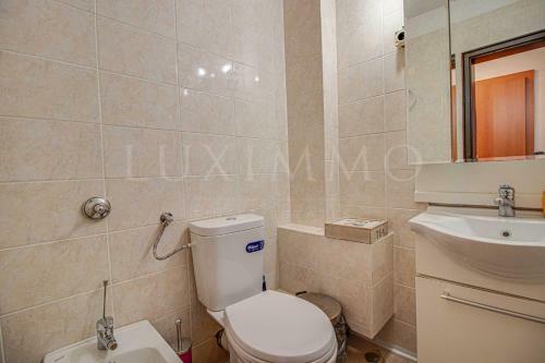 Bulgarian Champs -elysees Street Apartment