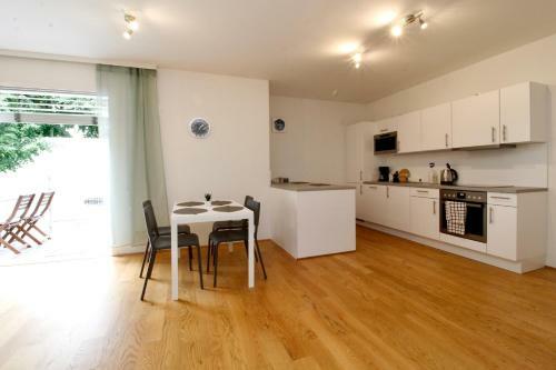 Apartamento Spacious Terrace Apt In Modern Klosterneuburg Building Top 2