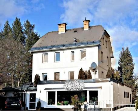 Bed & Breakfast White House Klagenfurt