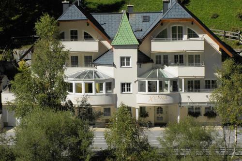 Xenia Apartments