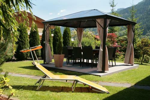 Chalet Sabrina Mit Au�enpool Im Sommer