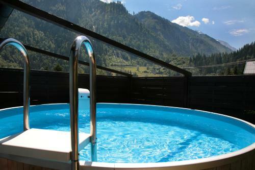 Chalet Sabrina Mit Au�enpool Im Sommer