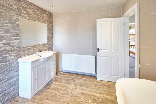 Host & Stay - Rosemill