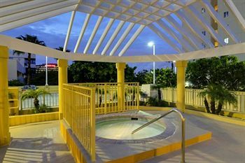 Hotel Hampton Inn & Suites By Hilton Miami Airport South Blue Lagoon