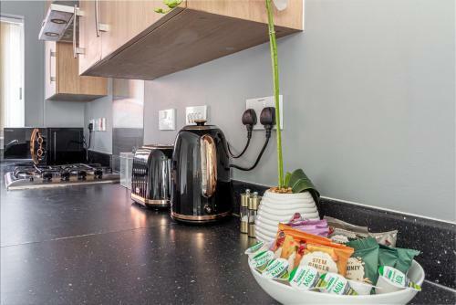 Liberty House - Perfect For Contractors - 2 Off-road Parking Spaces