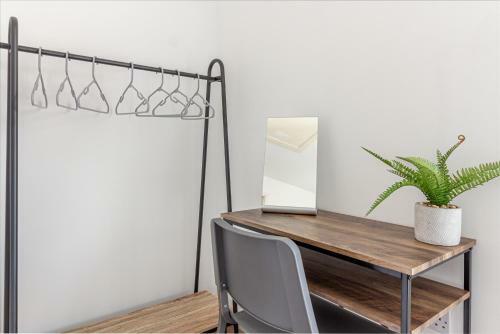 Liberty House - Perfect For Contractors - 2 Off-road Parking Spaces