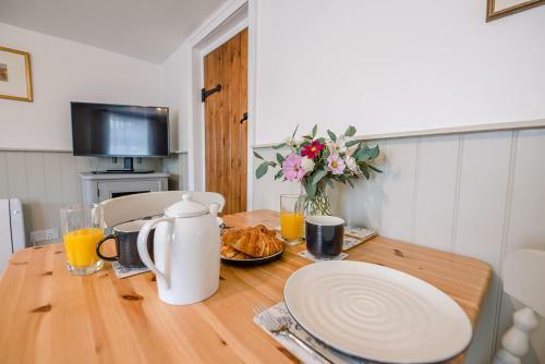 North Cottage Alderton Air Manage Suffolk