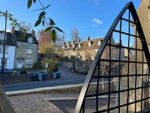 Unique Chapel House In Cotswolds