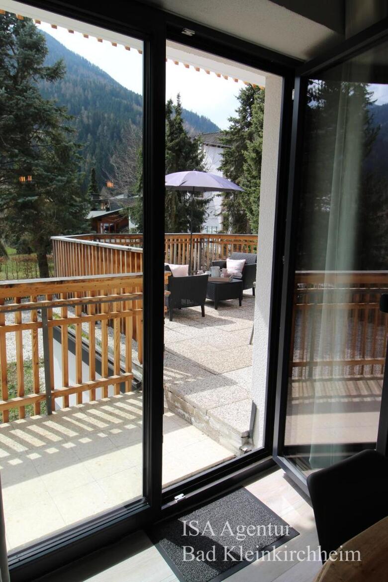 Rmg Roses Apartments