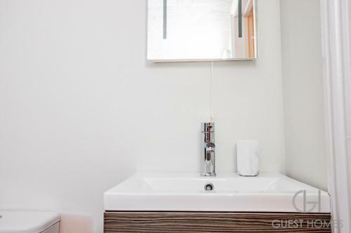 1 Bed Basement Apartment In Worcester City Centre