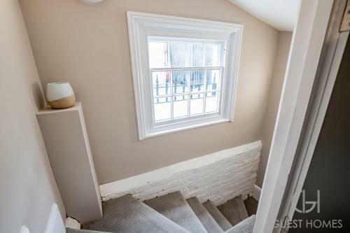 1 Bed Basement Apartment In Worcester City Centre