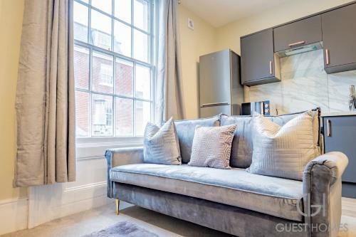 2 Bedroom Apartment In Worcester City Centre
