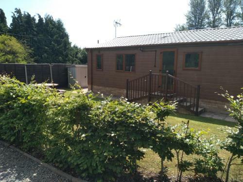 Squirrel Lodge