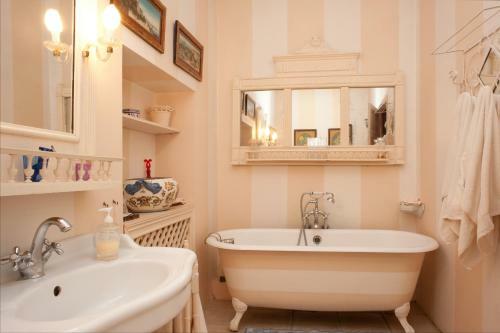 Bed & Breakfast Maison D'h�tes Mas De Barbut