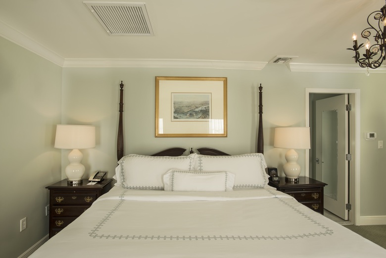 Bienville House Hotel