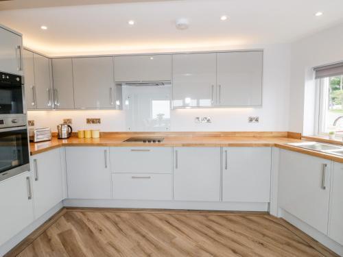 Benllech Bay Apartment 2