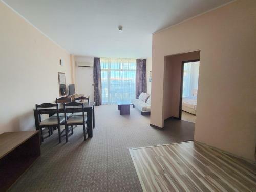 Grenada Aparthotel - Private Apartment - Black Sea