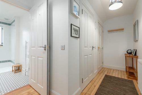 Chic Central 2 Bed Loft Apartment