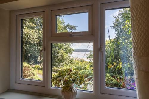 Hampsfell Cottage, Quaint And Comfy By The Lake District