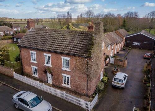The Farmhouse At West Drayton Farm