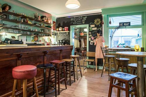 Vakantiewoning In Mol Centrum Met Eigen Bar "casacuriosa"