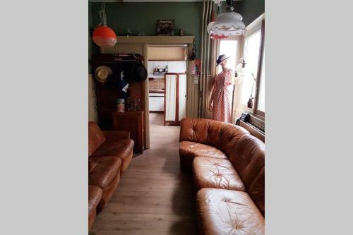 Vakantiewoning In Mol Centrum Met Eigen Bar "casacuriosa"