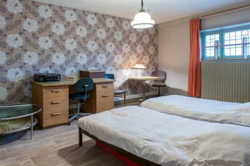 Vakantiewoning In Mol Centrum Met Eigen Bar "casacuriosa"