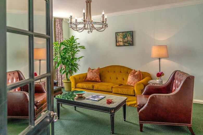 The Pontchartrain Hotel