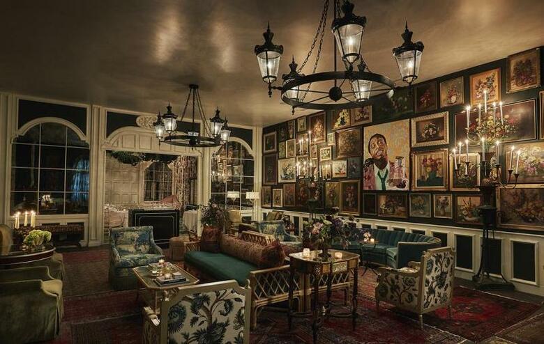 The Pontchartrain Hotel