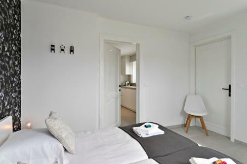 Bright And Spacious Bungalow With Garden Near The Beach
