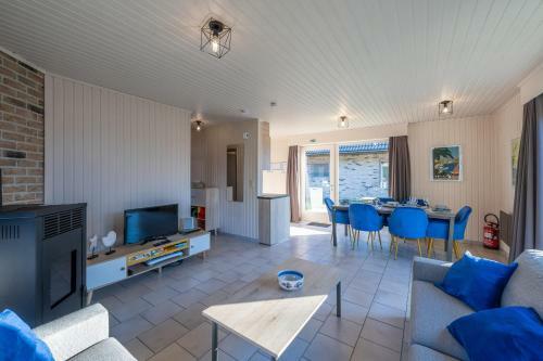 Bungalow Blue 6 Persons
