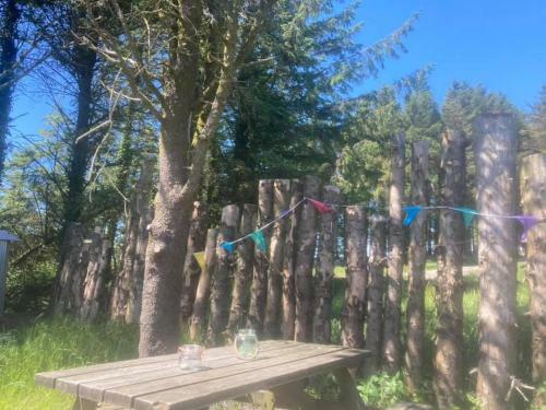 Apartamento Yurt With Log Burner & Pizza Oven By The Pond