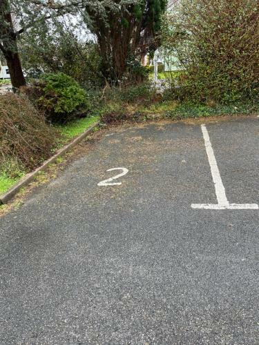 Two Bedroom Apartment- Private Parking-tenby