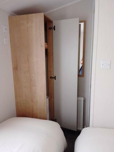 3 Bed ,sleeps 8 Caravan California Cliffs Holiday Park
