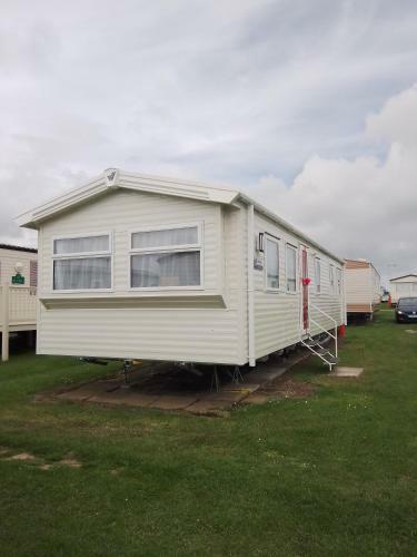 3 Bed ,sleeps 8 Caravan California Cliffs Holiday Park
