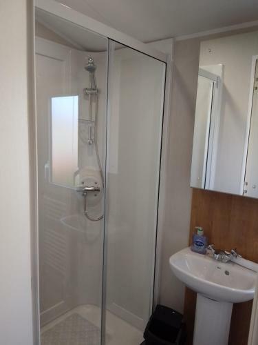 3 Bed ,sleeps 8 Caravan California Cliffs Holiday Park
