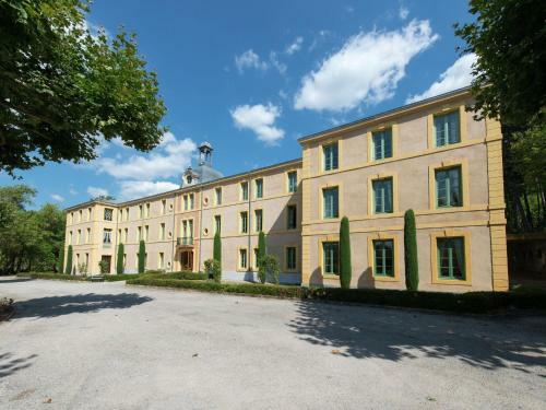 Apartment Chateau Des Gipieres Montbrunlesbains IV