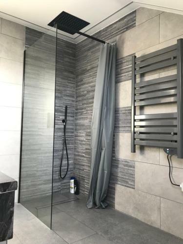 Charming 2 Bedroom Apartment