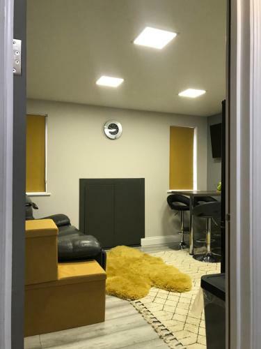 Charming 2 Bedroom Apartment