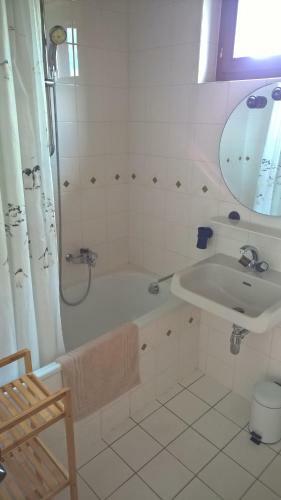 Hostal Guest House La Sereine