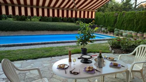 Hostal Guest House La Sereine