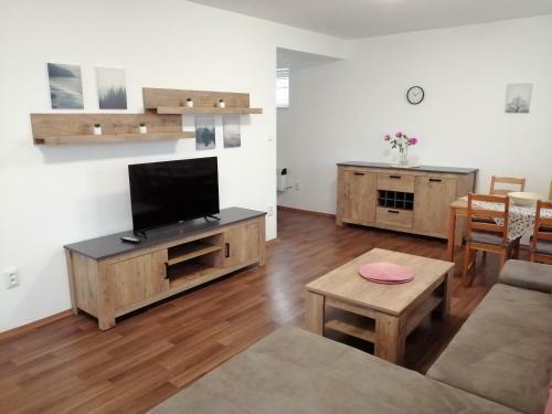 Apartm�ny U St?�brn�ch