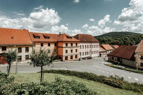 Hotel Na Kn�?ec� Husinec